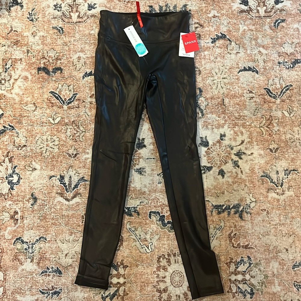 SPANX WASH FAUX LEATHER APPAREL XS